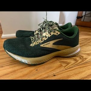 Brooks Launch 7 “Run Lucky” Womens, Size 8